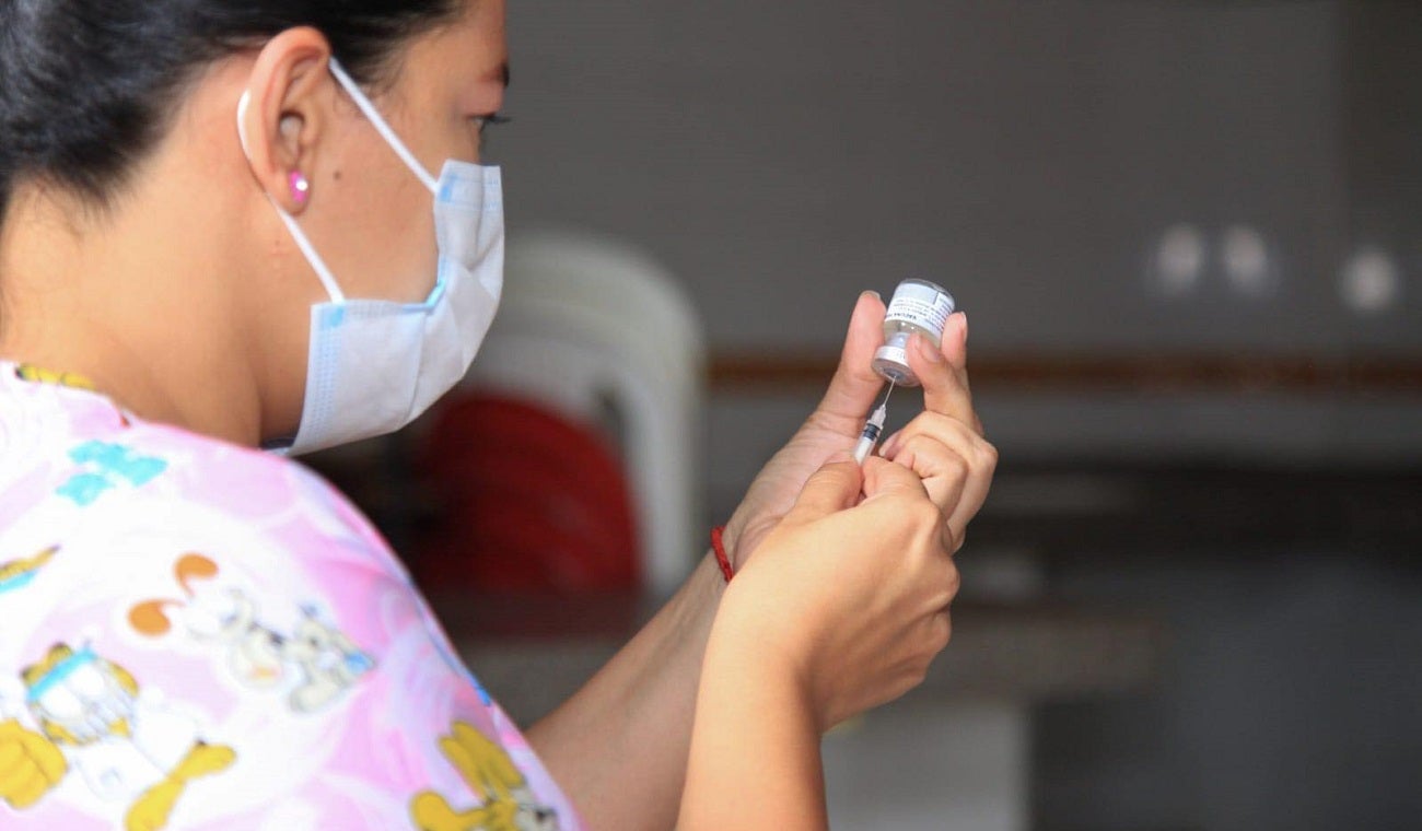 Vacunación contra la fiebre amarilla; dosis y cuidados