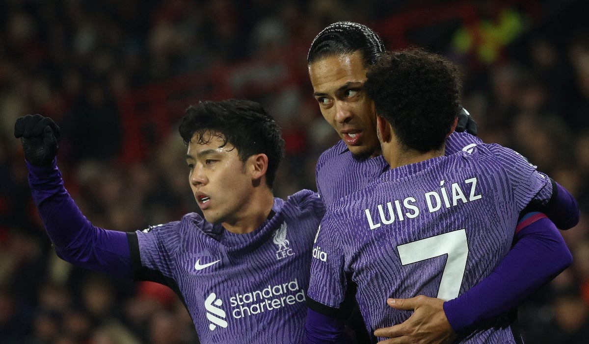 Virgil Van Dijk y Luis Díaz
