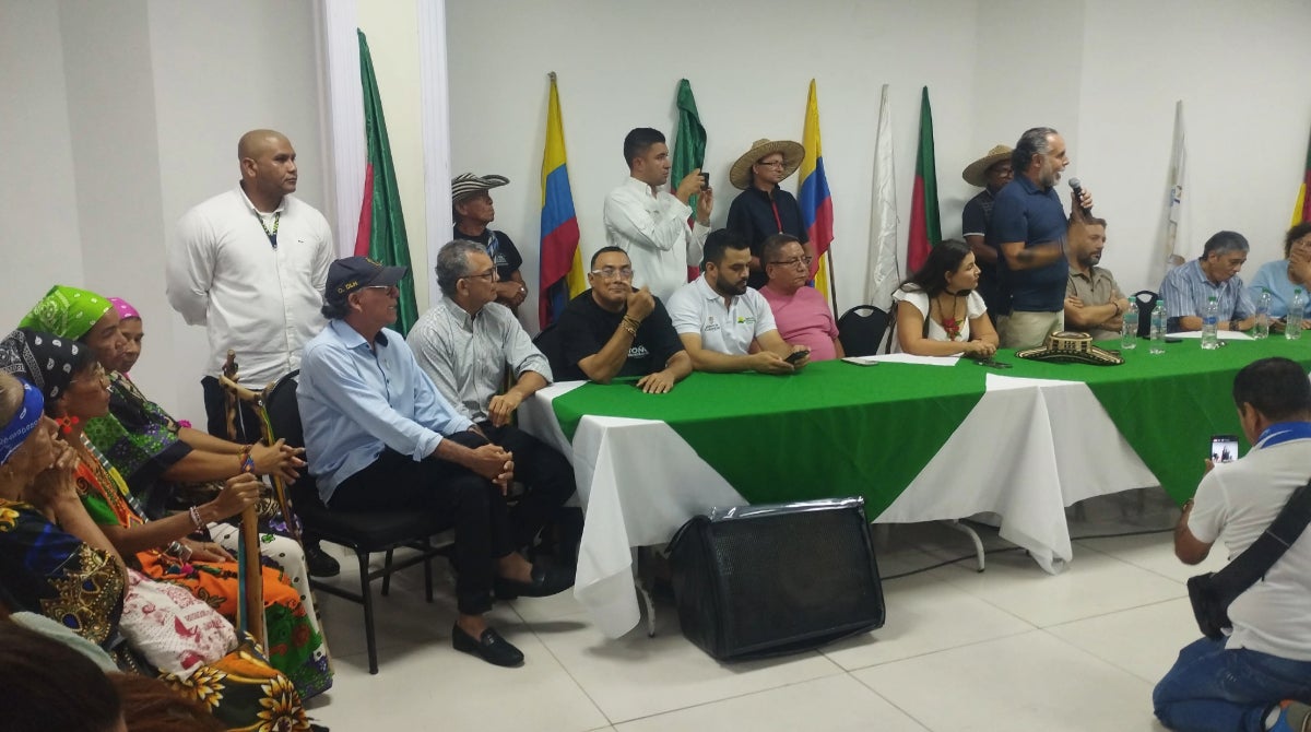 .Benedetti se reunió en Barranquilla con líderes sindicales para preparar el 'Cabildo Popular' convocado por Petro