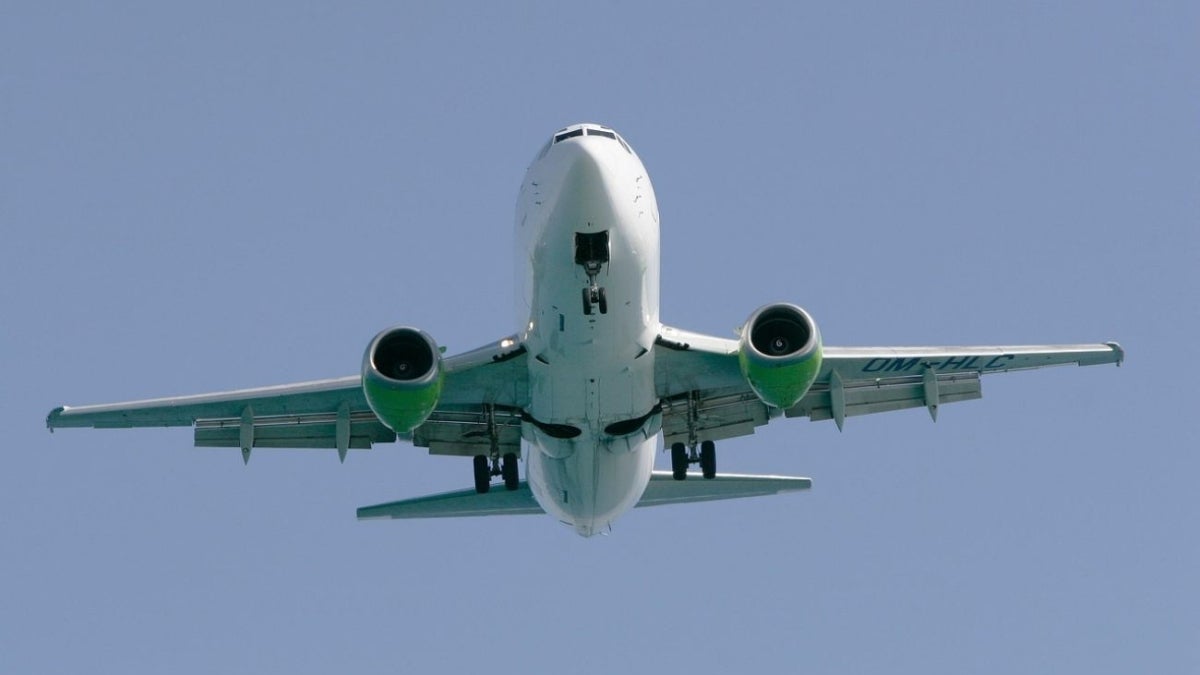 AEROLÍNEA ofrece EMPLEOS en COLOMBIA con sueldo de M