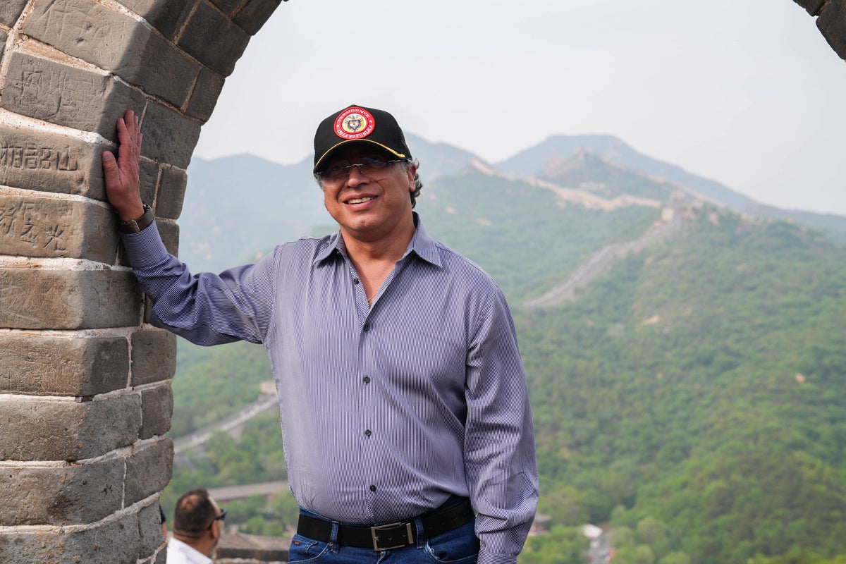 Presidente Gustavo Petro en la Gran Muralla China.