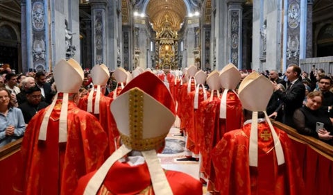 Cónclave en el Vaticano