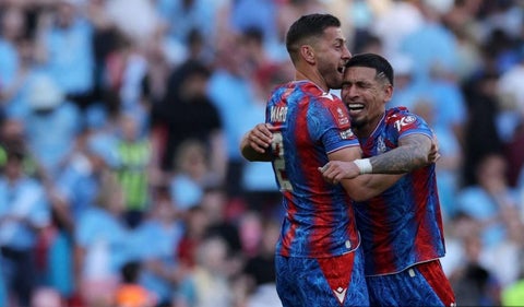 Daniel Muñoz, clave para título del Crystal Palace ante City en la FA Cup