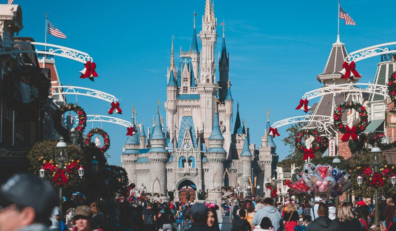 ENFERMEDADES que le dejan ENTRAR a DISNEY SIN hacer FILA