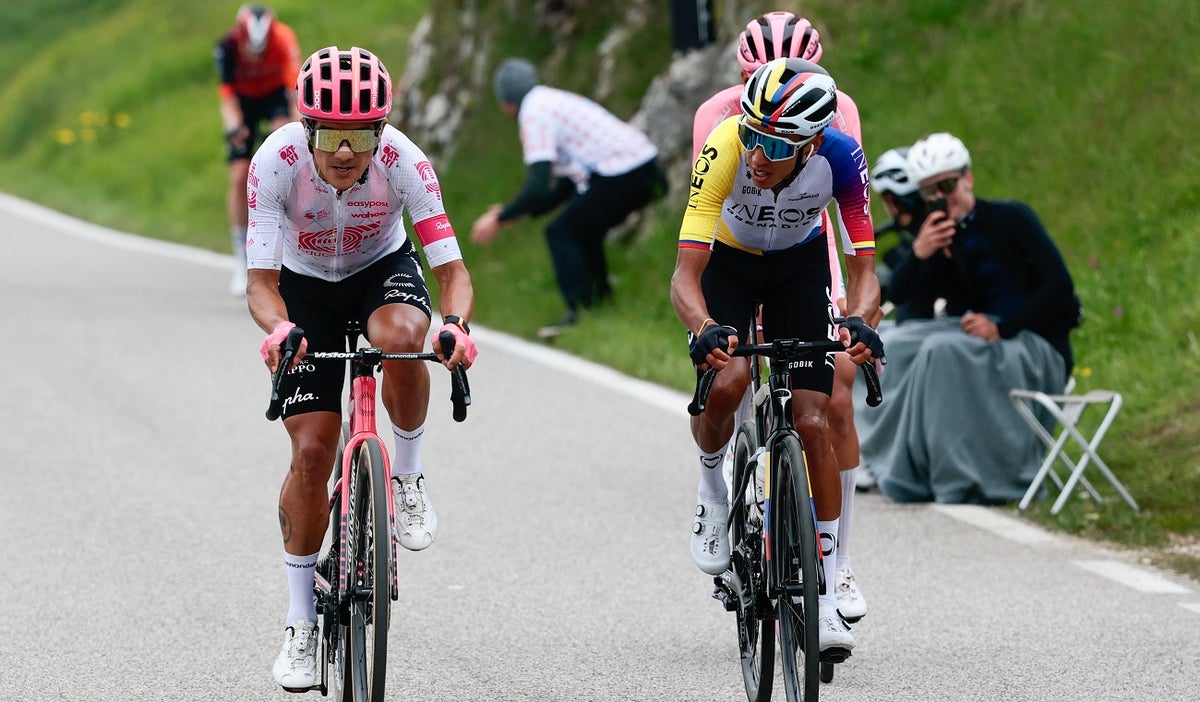 Egan Bernal y Richard Carapaz, en el Giro de Italia 2025