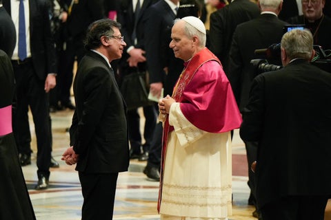 Presidente Gustavo Petro y el papa León XIV