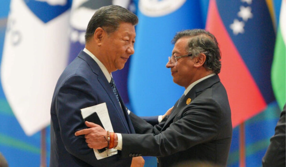 Gustavo Petro y Xi Jinping