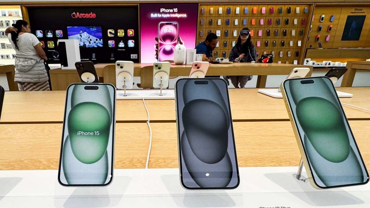 iPhone 16 