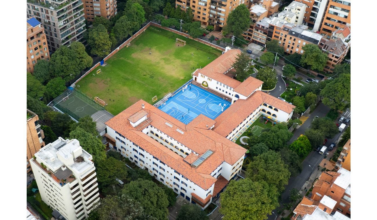 Liceo de Cervantes El Retiro celebra elección del Papa