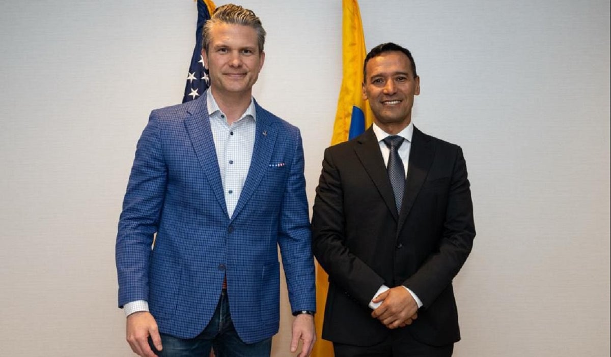 Mindefensa y Pete Hegseth