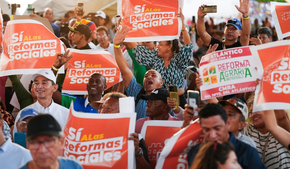 Movilización por la consulta popular de Petro