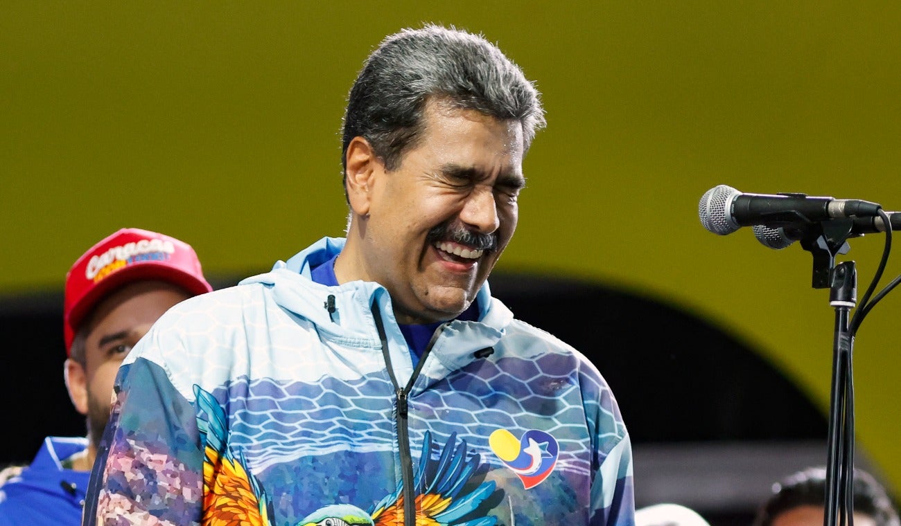 Nicolás Maduro sonríe en cierre de campaña del PSUV previo a elecciones del 25M en Caracas.