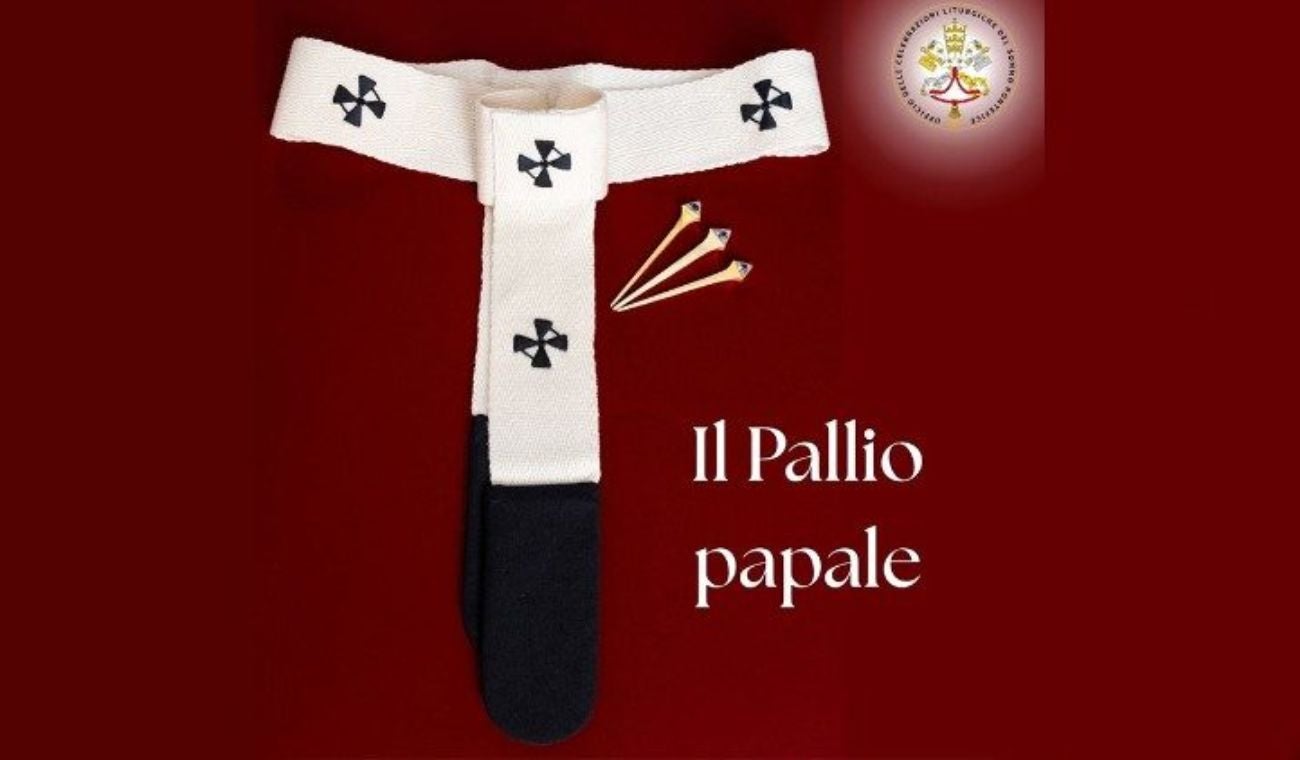 Palio papal para la misa de inicio de pontificado de León XIV