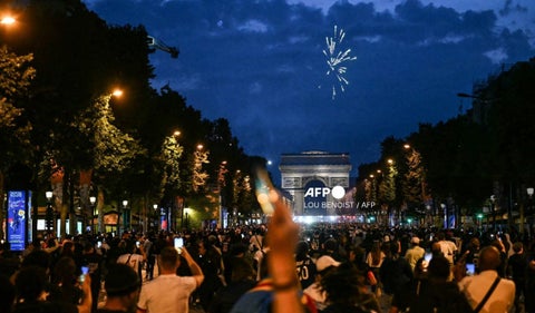 Desmanes en Paris