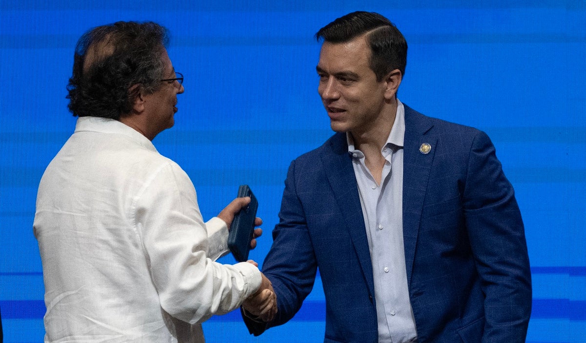 Petro asistirá a posesión de presidente de Ecuador