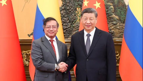 Gustavo Petro y Xi Jinping