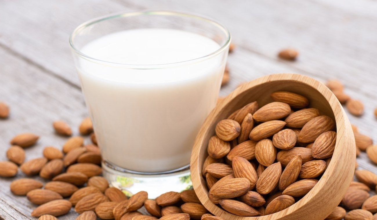 ¿Qué leches vegetales existen y cuáles son sus propiedades, según nutricionistas?