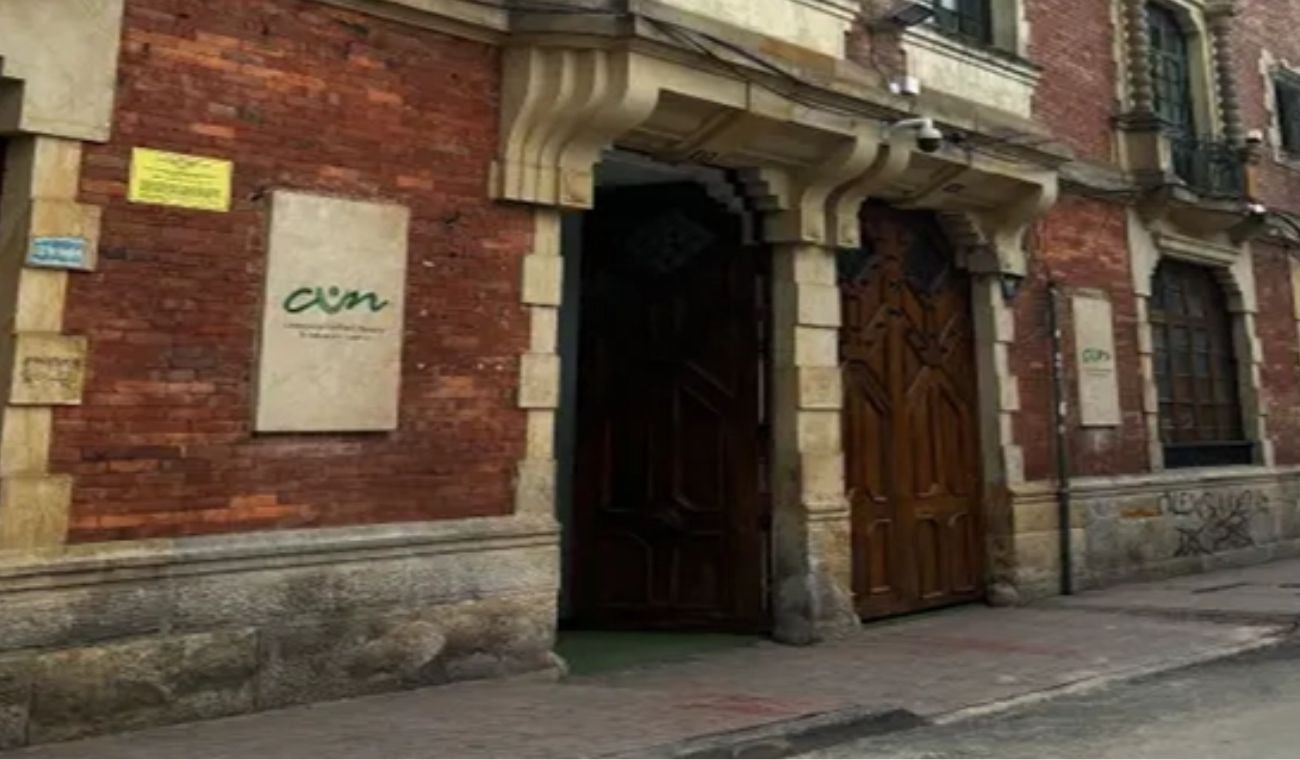 CUN ofrece EMPLEOS con sueldos de hasta  MILLONES
