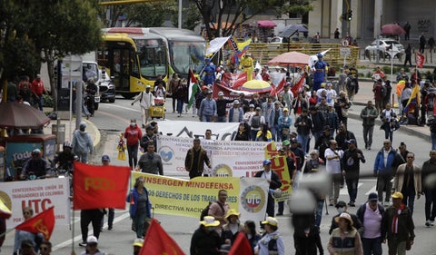 Transmilenio, afectado por bloqueos de paro nacional
