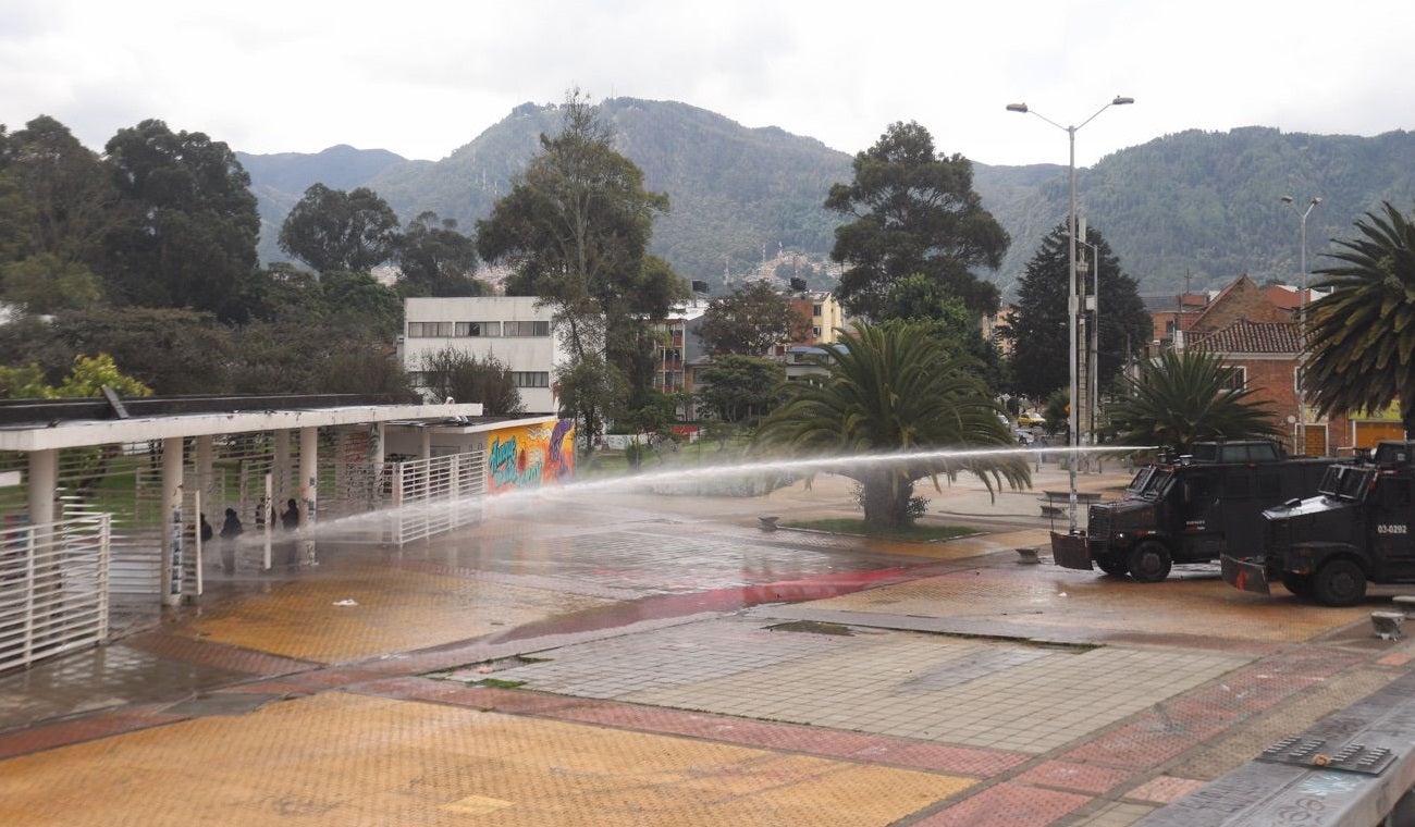 Universidad Nacional ordena evacuación por disturbios