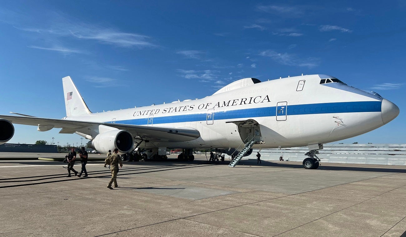 Qué es el AVIÓN DEL APOCALIPSIS y por qué augura una crisis