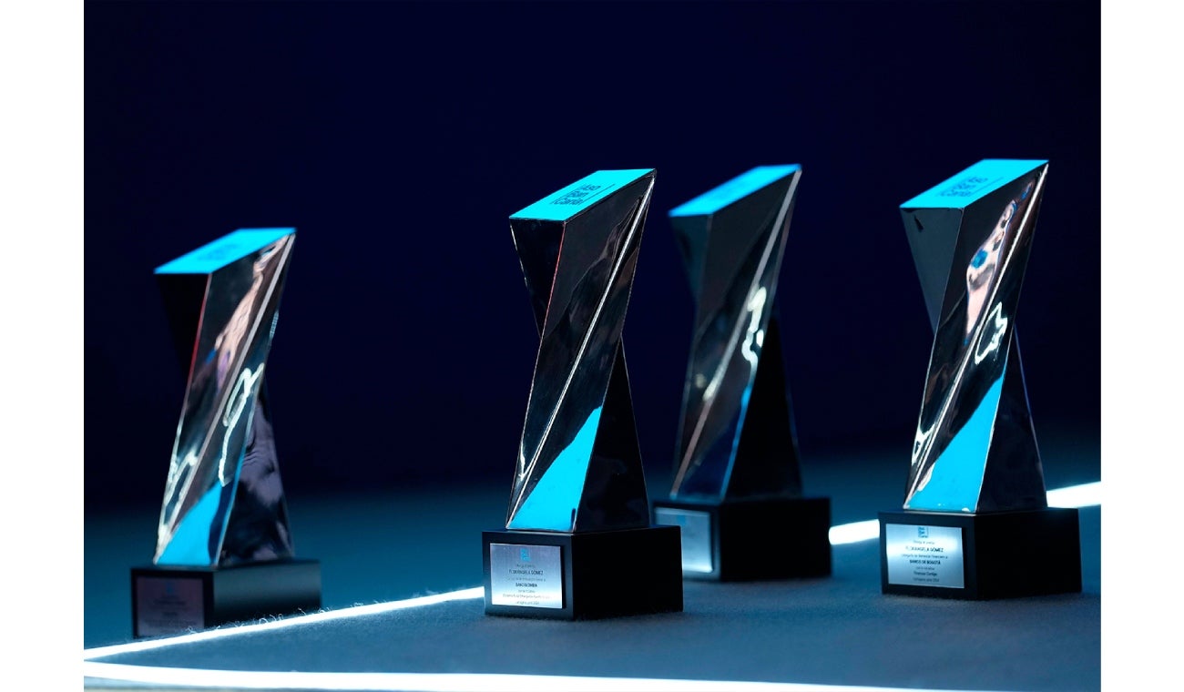 Bancamía recibió premio de Asobancaria