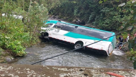 El bus se disponía a abandonar el Valle de Cocora
