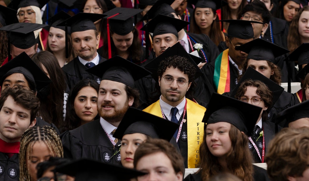 Donald Trump prohíbe a Harvard emitir visas a estudiantes extranjeros