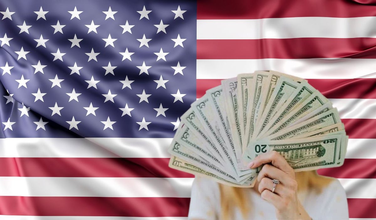 Dinero en efectivo que le podría traer problemas al viajar a EEUU