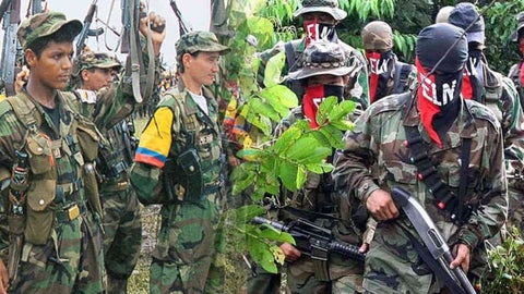 Violencia y drones: Fuertes combates entre ELN y disidencias de Farc en El Tarra. Preocupación por civiles afectados.