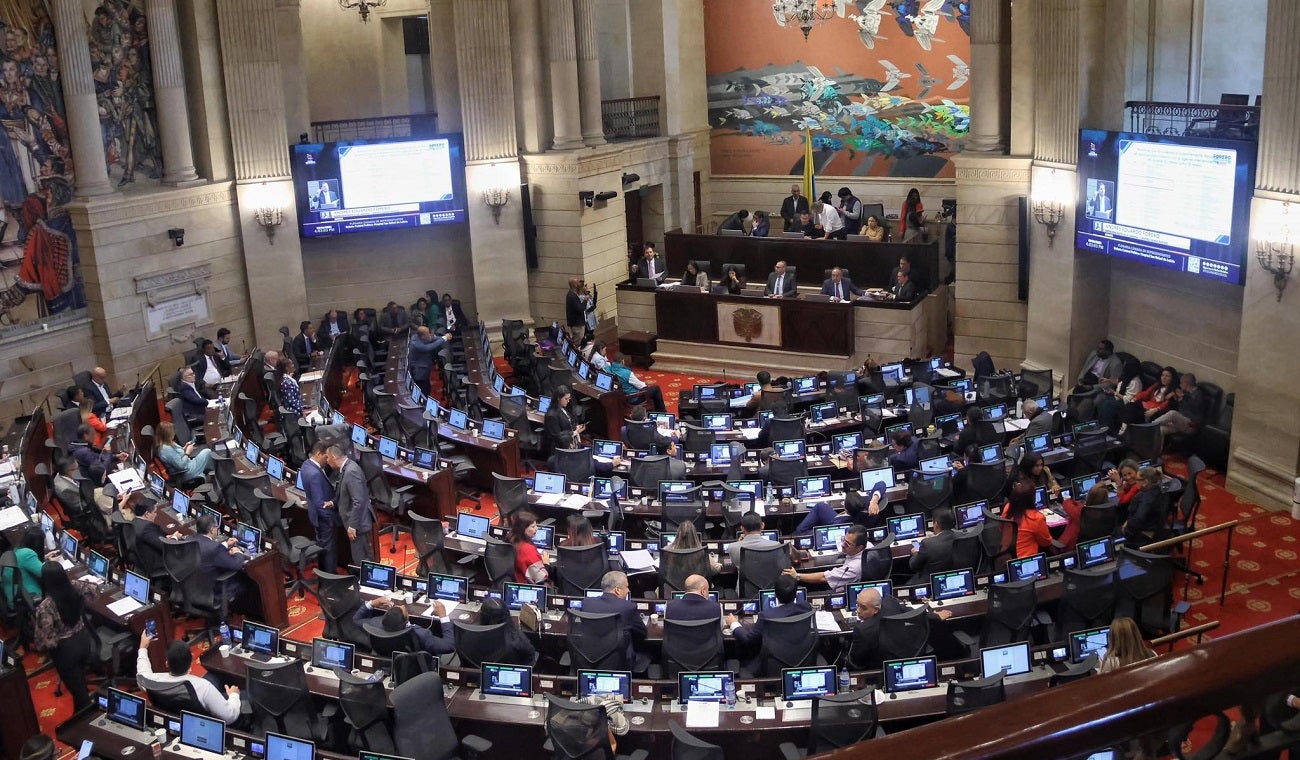 Gobierno convoca a extras a Cámara