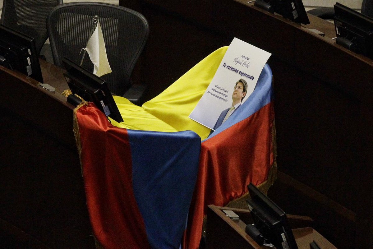 Homenaje a Miguel Uribe en el Senado tras atentado sicarial
