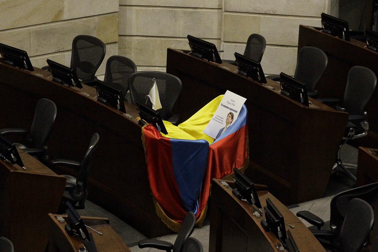 Fotos: así luce la curul de Miguel Uribe en el Senado
