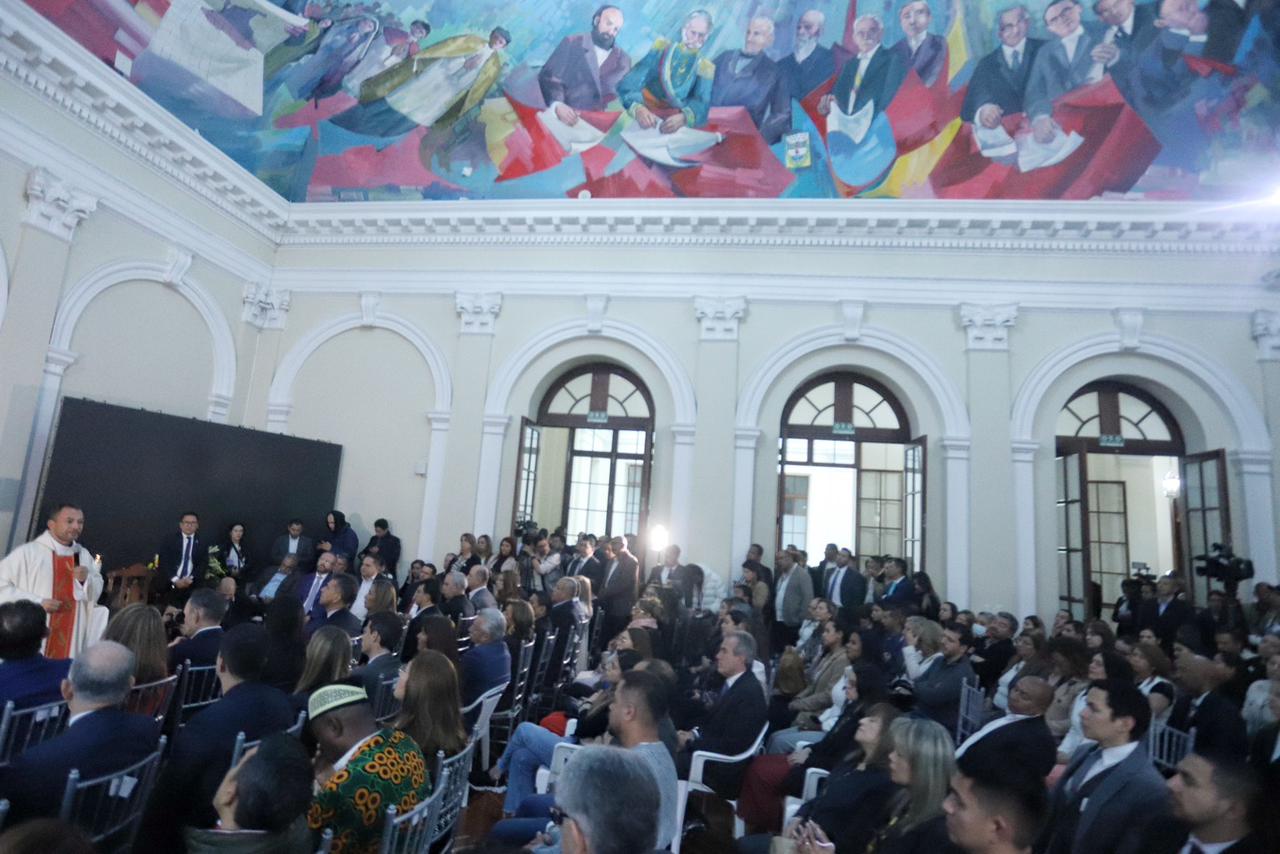 Eucaristía por la salud del senador Miguel Uribe