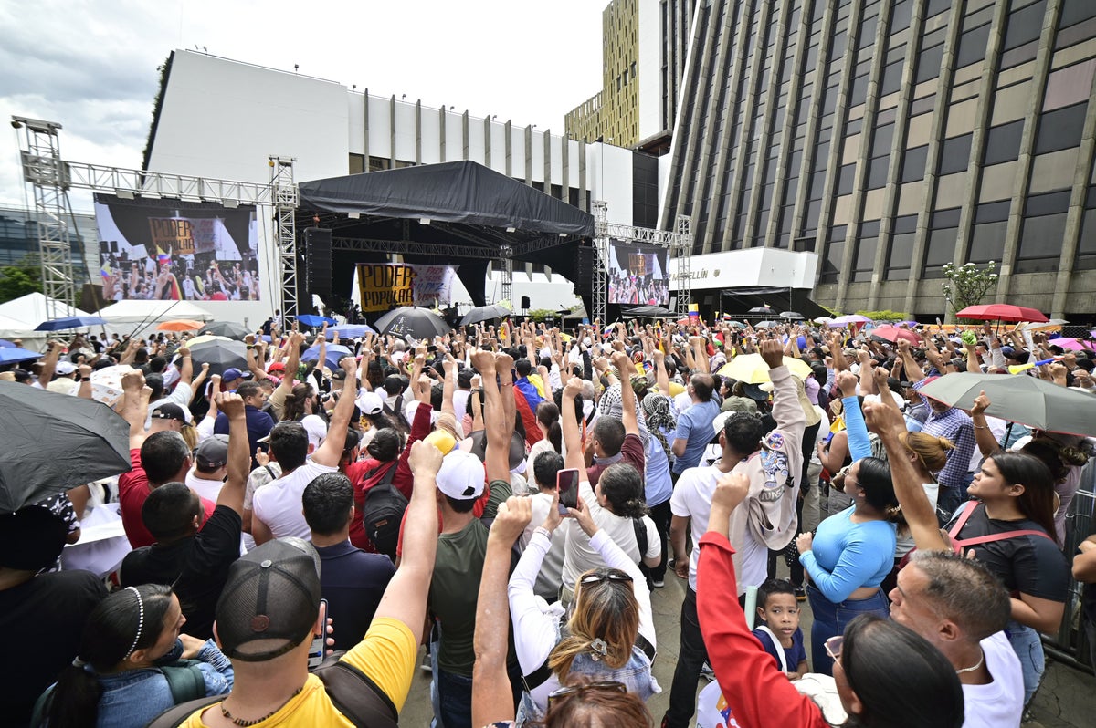 Antioqueños llegaron al centro de Medellín para participar en el evento del presidente Gustavo Petro
