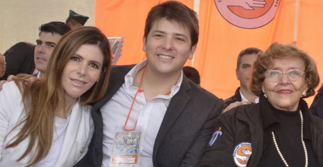 María Carolina Hoyos Turbay con Miguel Uribe y Nydia Quintero