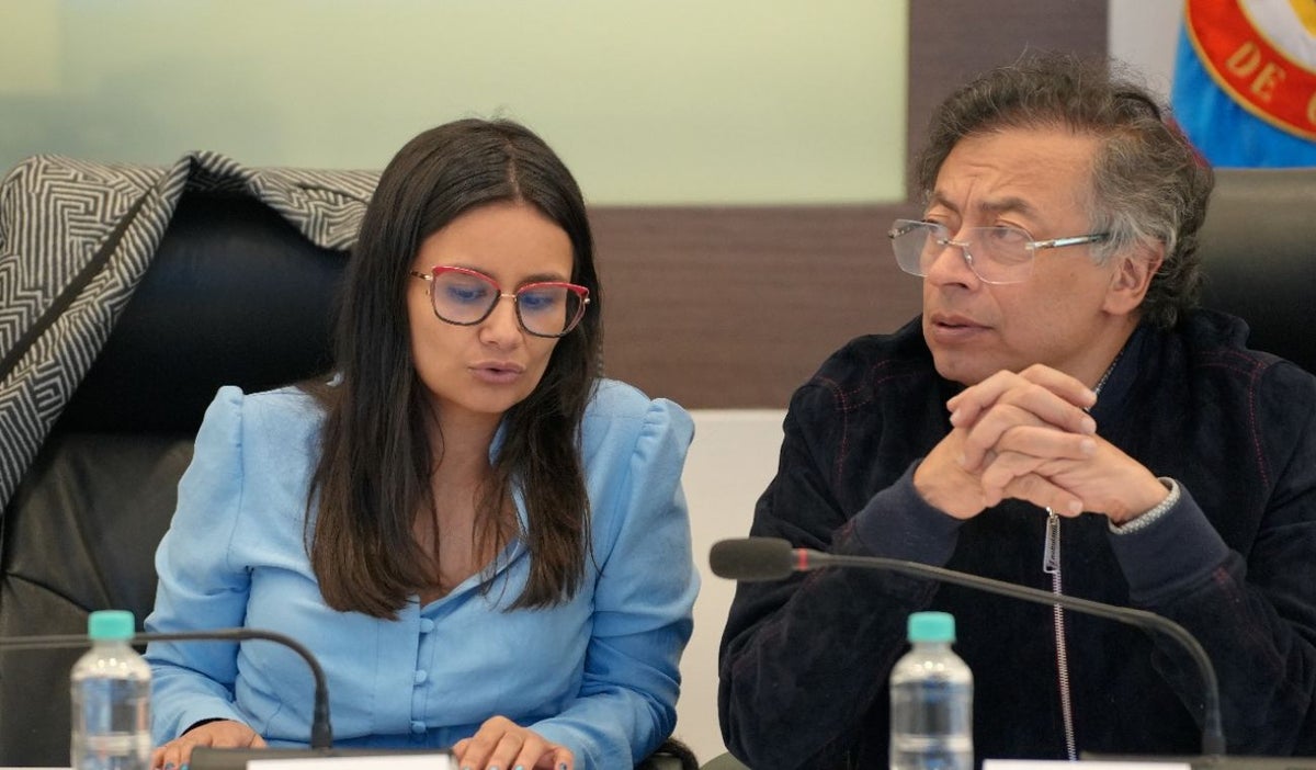 Petro ordena reforzar la seguridad de la oposición