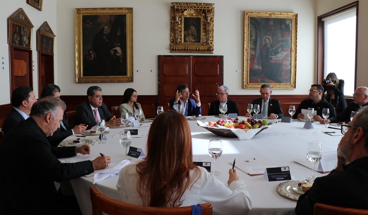 Poderes del Estado se comprometen a desarmar la palabra