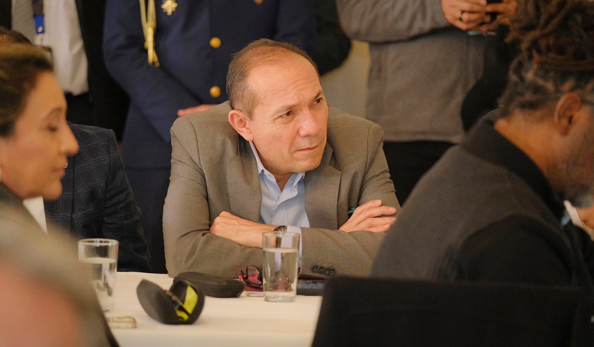 Qué pasará con 'decretazo' si se aprueba reforma laboral
