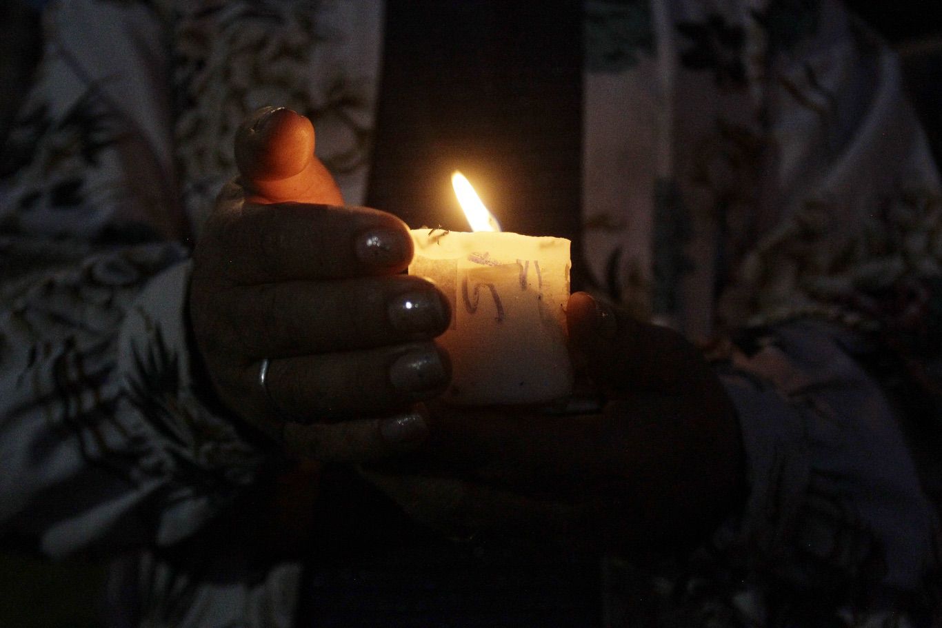 Velatón en Modelia por la salud de Miguel Uribe