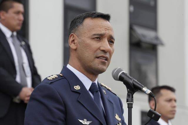 Foto: el Ministerio de Defensa ofrece una recompensa de hasta 3.000 millones de pesos por datos que conduzcan a los responsables del atentado.