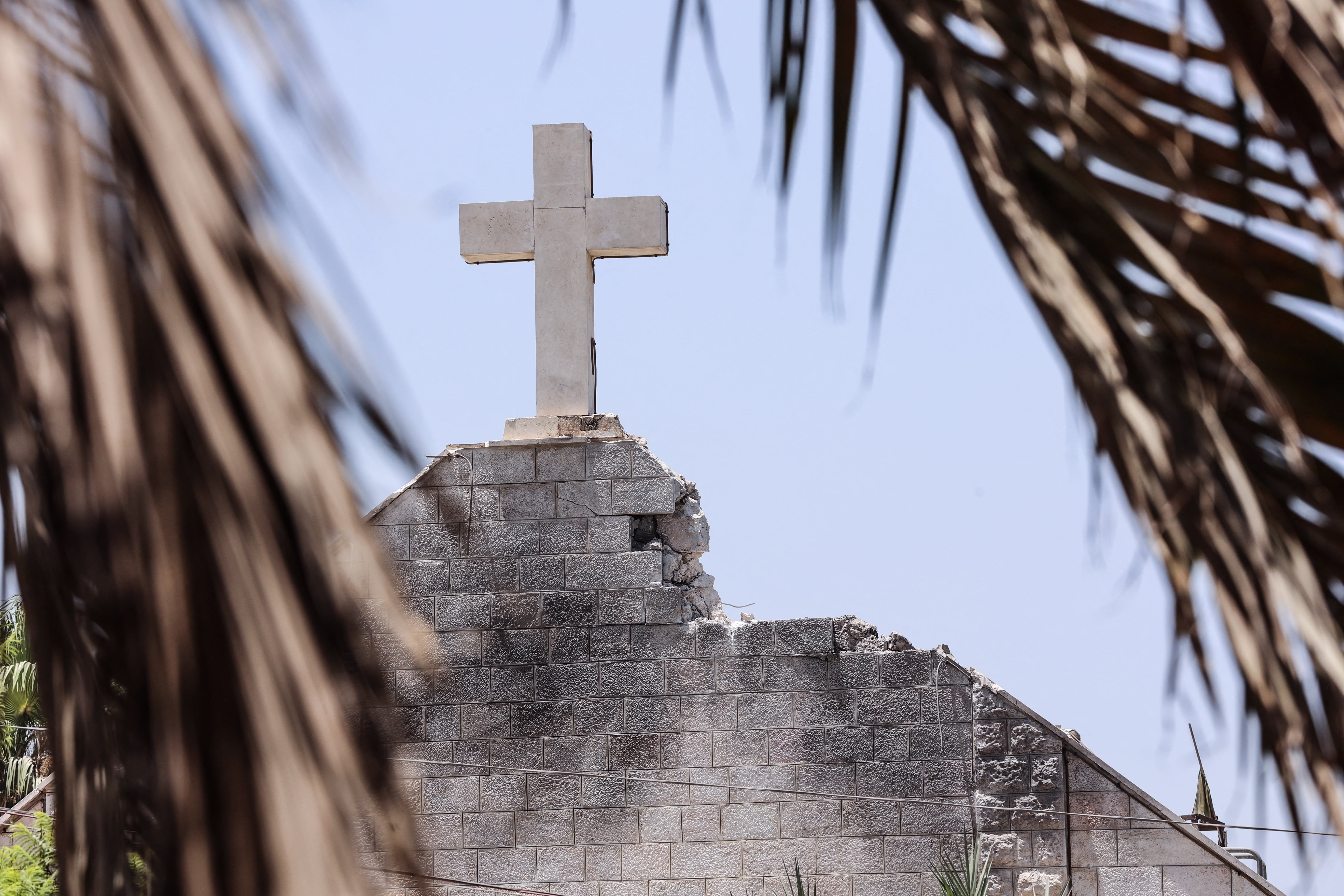 Ataque israelí destruye la única iglesia católica de Gaza