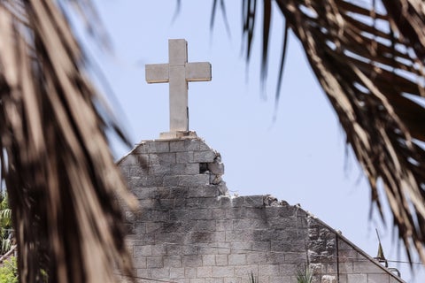 Ataque israelí destruye la única iglesia católica de Gaza