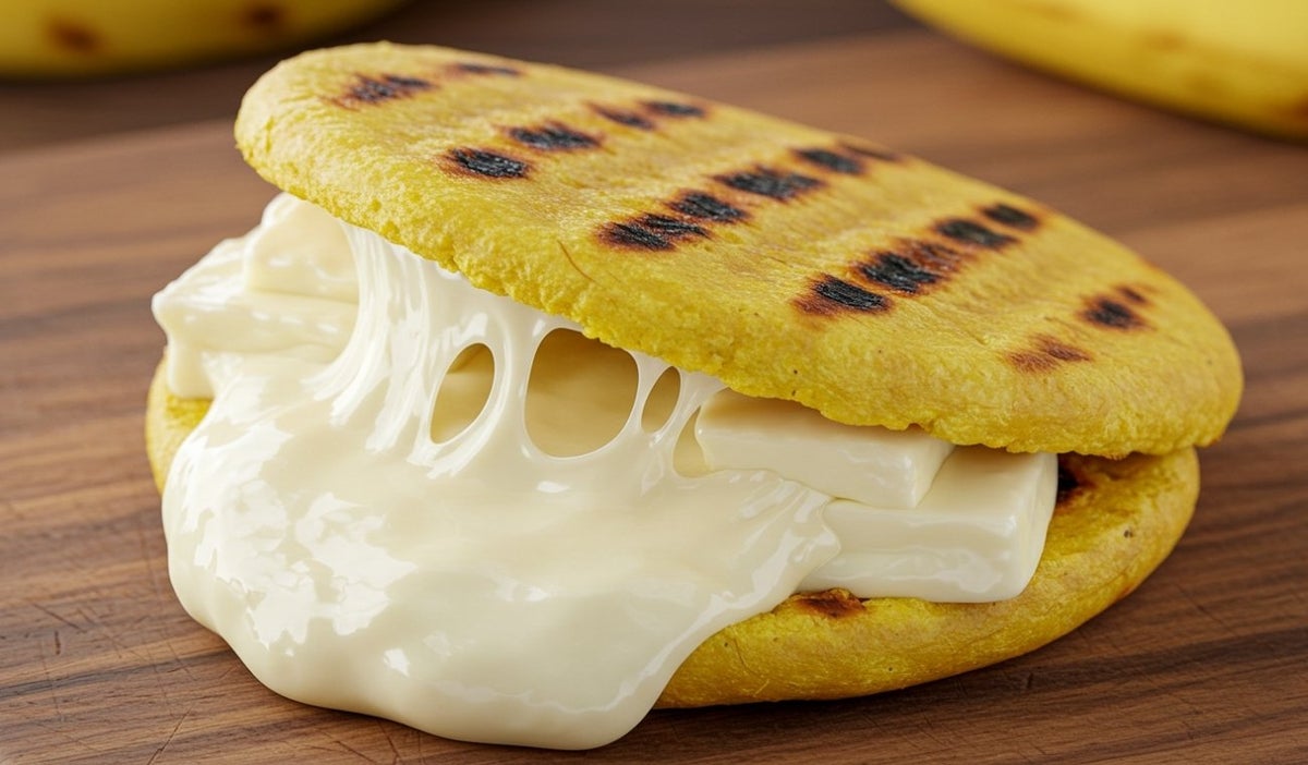 Receta de arepas de plátano maduro rellenas de queso