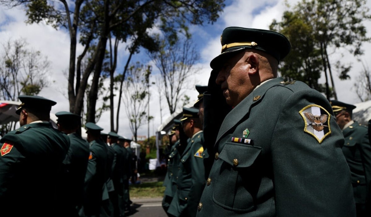 Desfile militar en Santa Marta por la Independencia de Colombia, 215 años de historia y tradición.