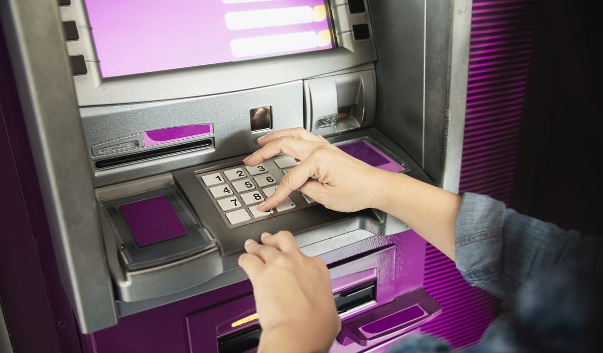 Cajeros en Colombia tendrán nuevo sistema para retirar dinero: así funcionará