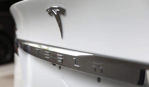 Cómo comprar acciones de Tesla en Colombia