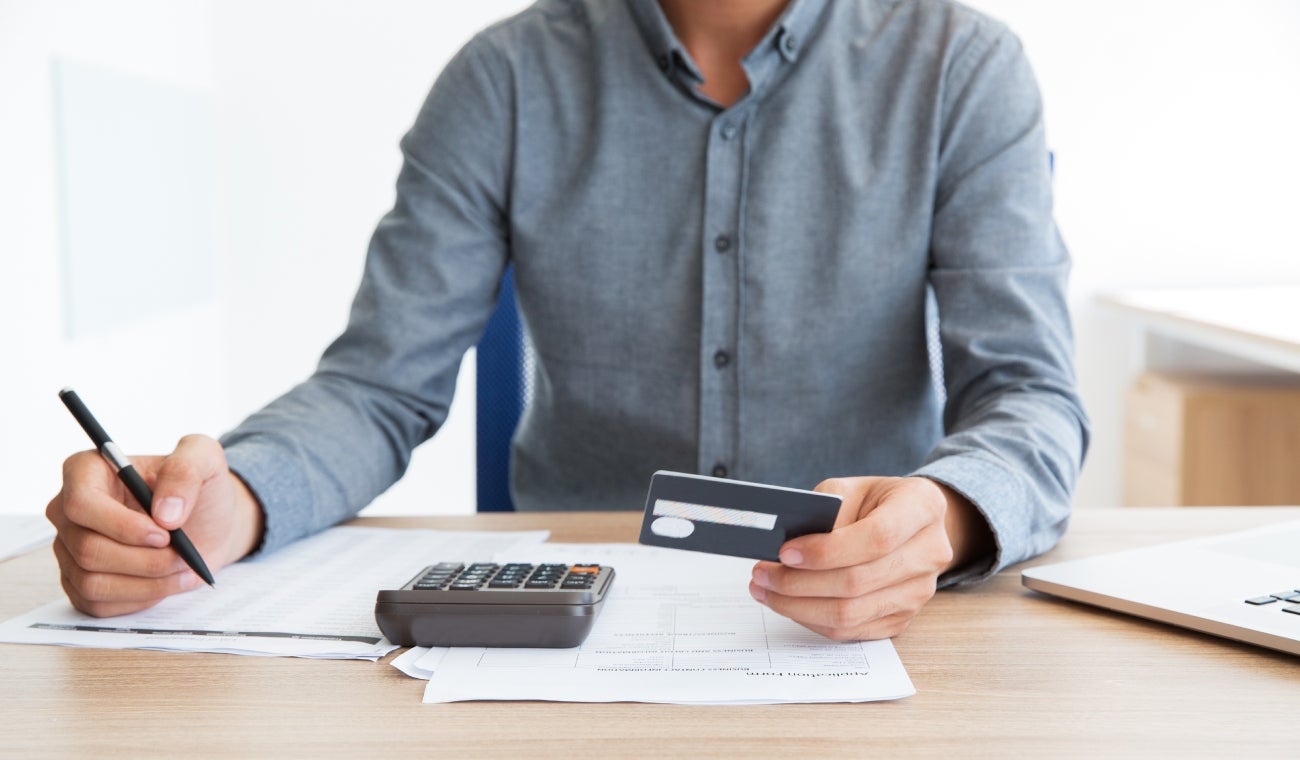 Esta es la EDAD MÁXIMA para solicitar un CRÉDITO en Colombia
