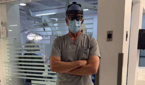 Doctor Fernando Hakim, quien operó a Miguel Uribe