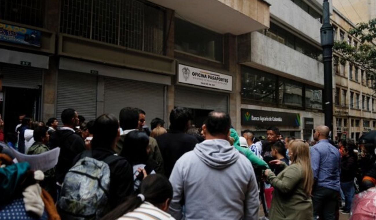 A principios de julio se generaron largas filas para sacar el pasaporte en Bogotá 